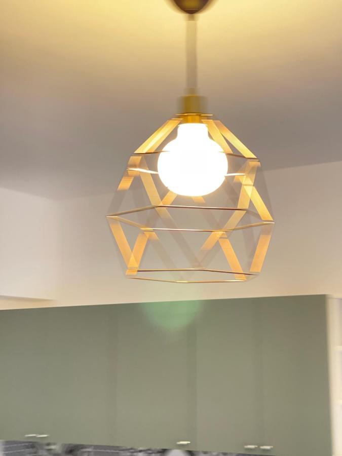 Smart Gold Apartment Elegant Style แบร์กาโม ภายนอก รูปภาพ